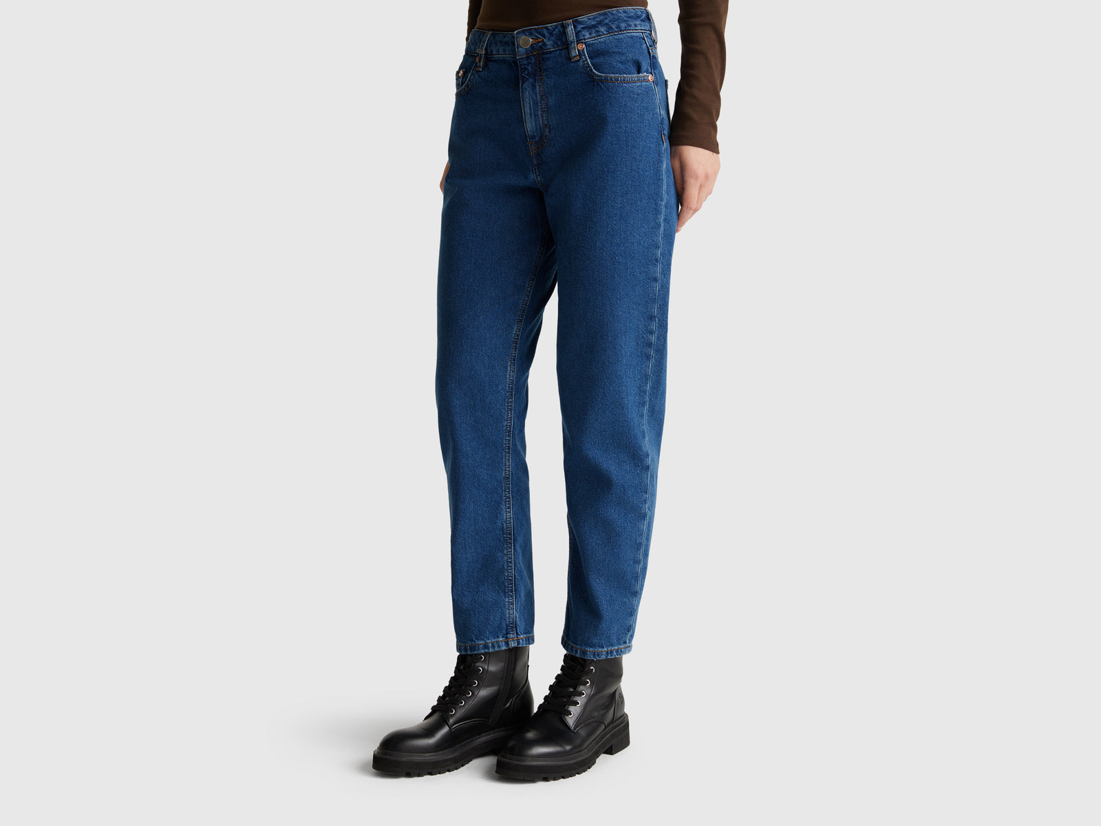 Jeans mom fit - ucb_image_F