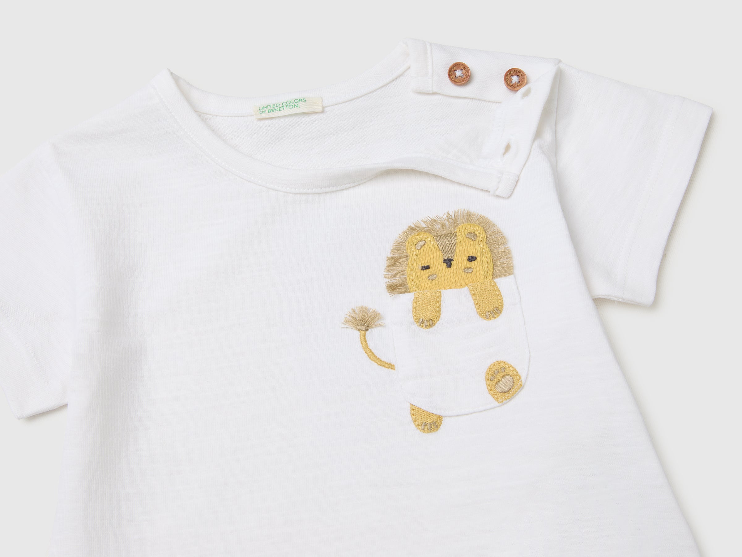 T-shirt with pocket and little animal - ucb_image_DS1