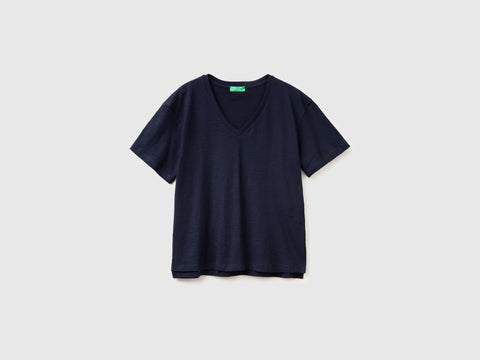 V-neck t-shirt in lightweight cotton - ucb_image_FS