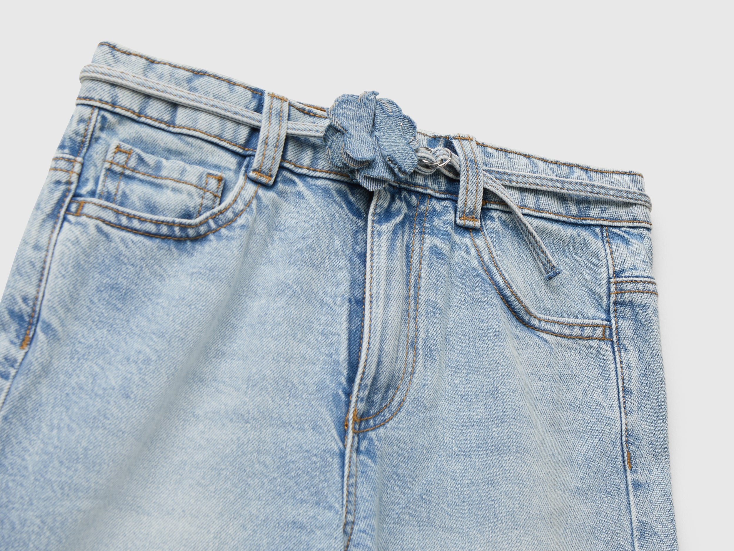 Jeans pelo joelho com cinto - ucb_image_DS1
