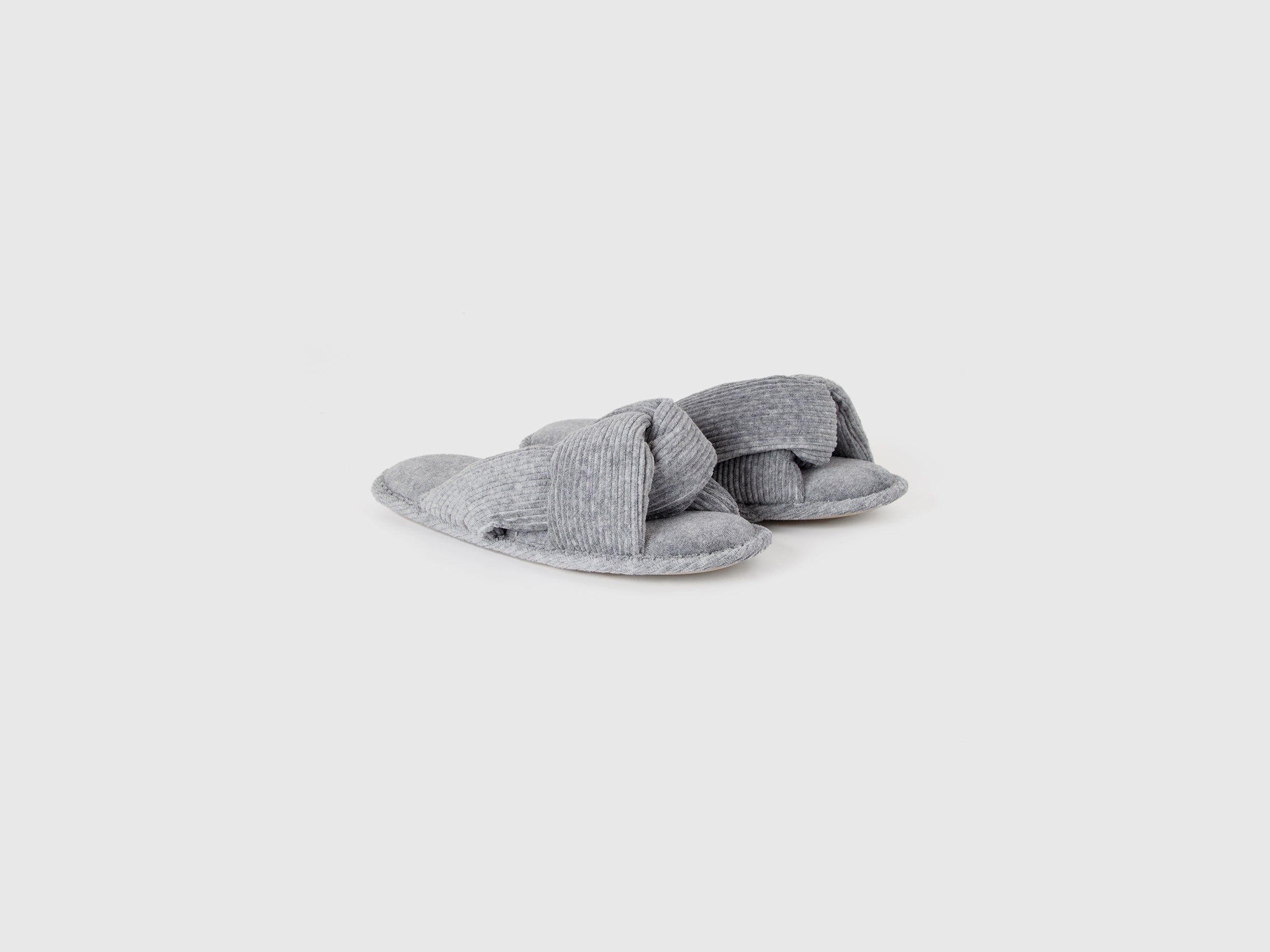 Pantufas com cabedal entrelaçado - ucb_image_FS