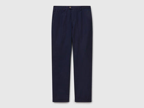 Slim-fit chinos in lightweight cotton - ucb_image_FS