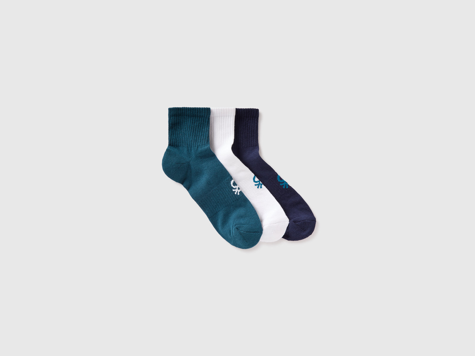 Três pares de meias curtas cor sólida - ucb_image_FS