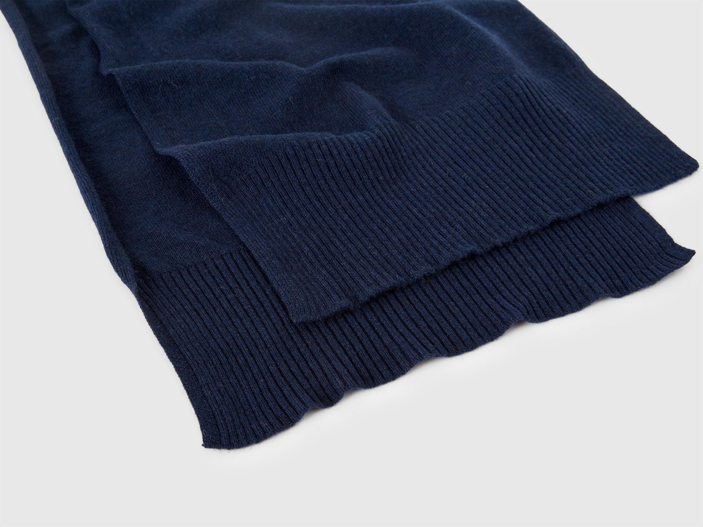 Écharpe azul-escuro em pura lã Merino - ucb_image_DS1