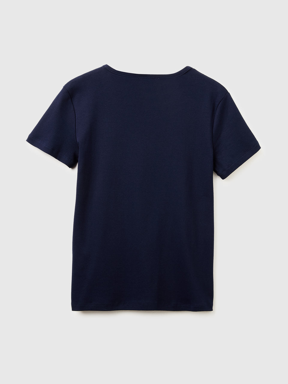 Slim fit t-shirt with V-neck - ucb_image_BS