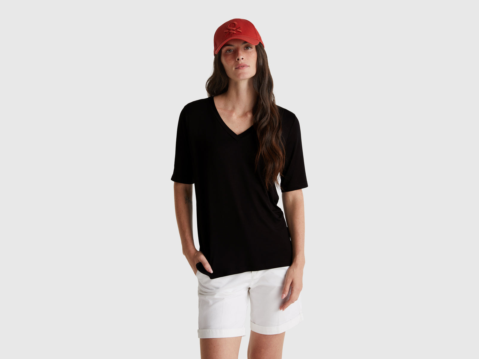 T-shirt decote em V em viscose stretch - ucb_image_F