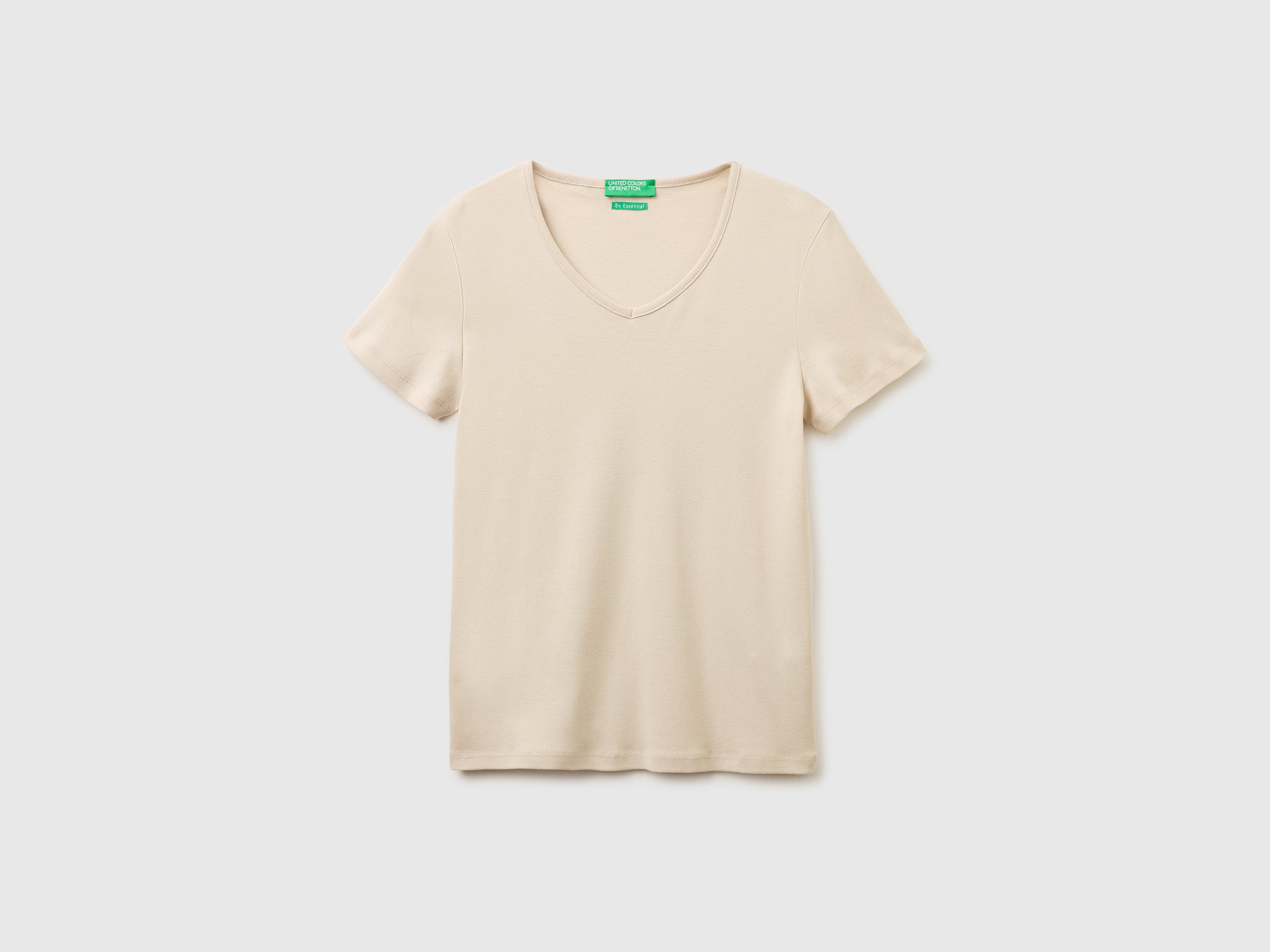 T-shirt slim fit com decote em V - ucb_image_FS