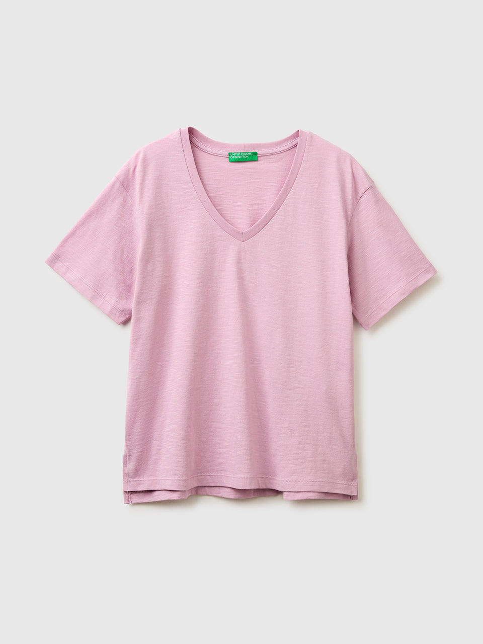 V-neck t-shirt in lightweight cotton - ucb_image_FS