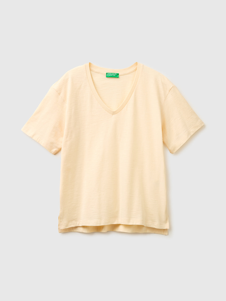 T-shirt decote em V em algodão leve - ucb_image_FS