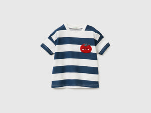 Kastenförmig geschnittenes bedrucktes T-Shirt