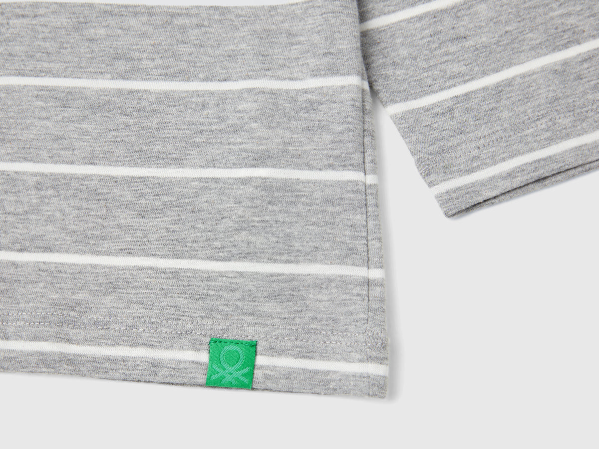 T-shirt às riscas com aplicação - ucb_image_DS1