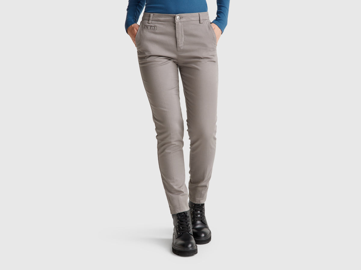Chinos slim fit em algodão cinzento - ucb_image_F