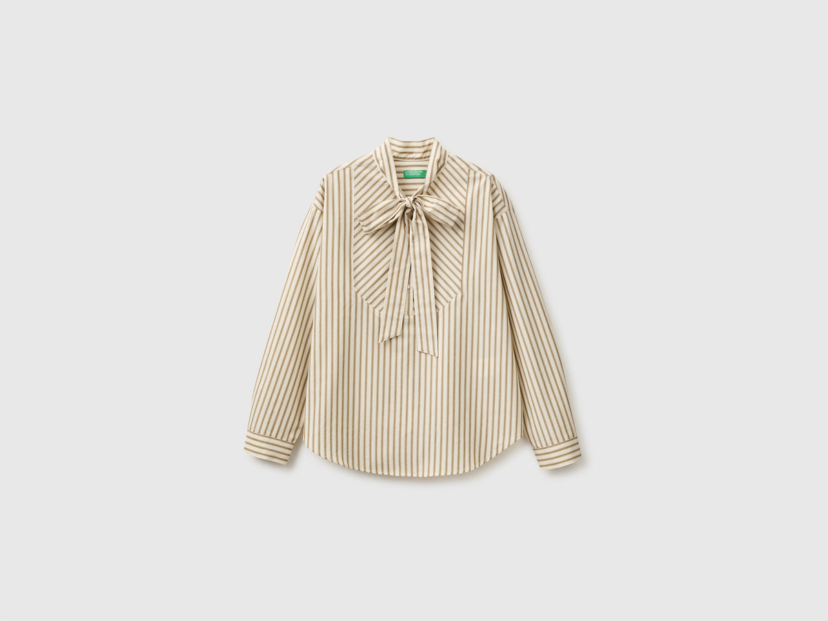 Camisa às riscas com um laço ao pescoço - ucb_image_FS