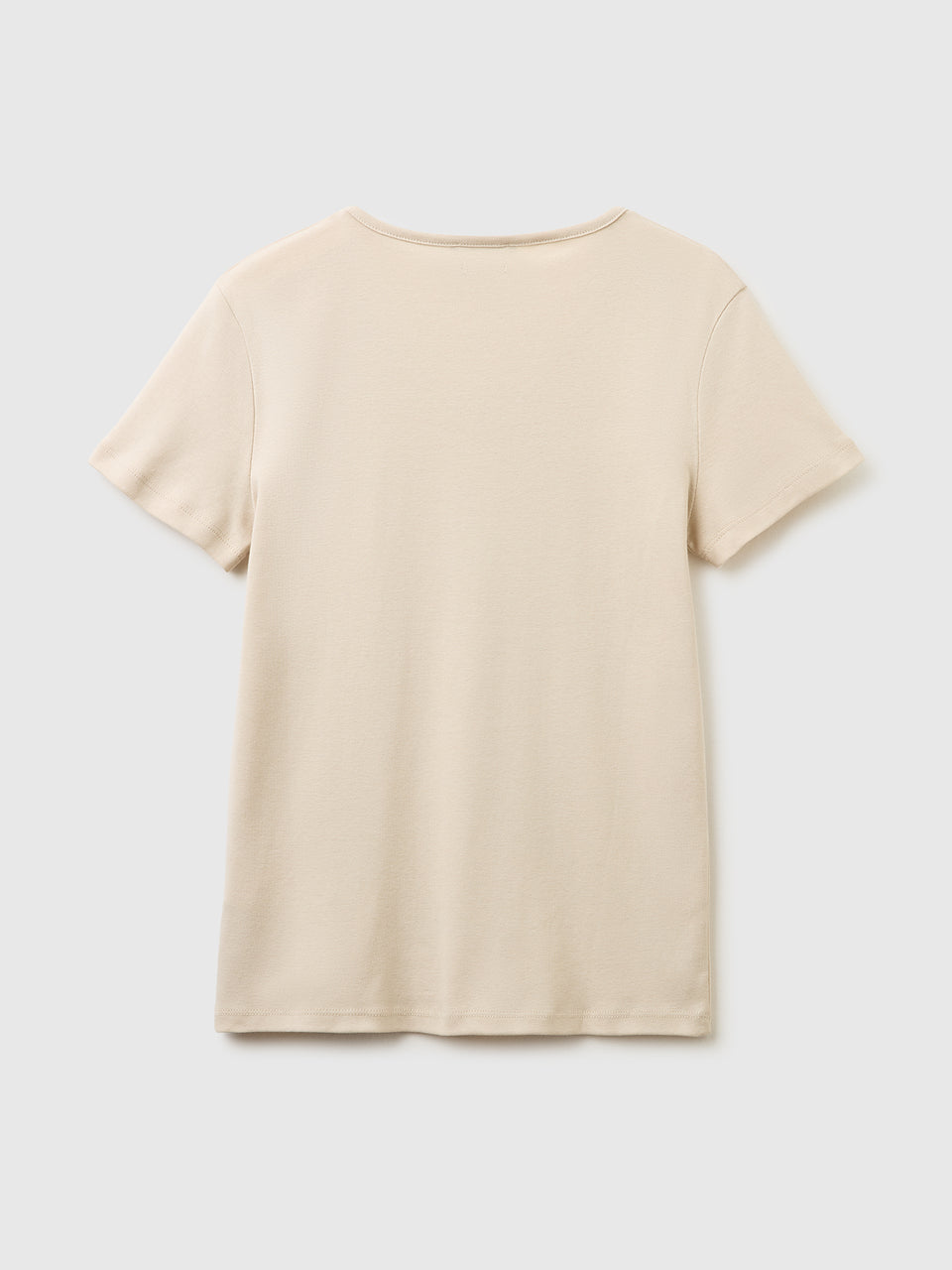 T-shirt slim fit com decote em V - ucb_image_BS