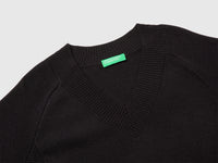 Knit sweater with V-neck - ucb_image_DS1
