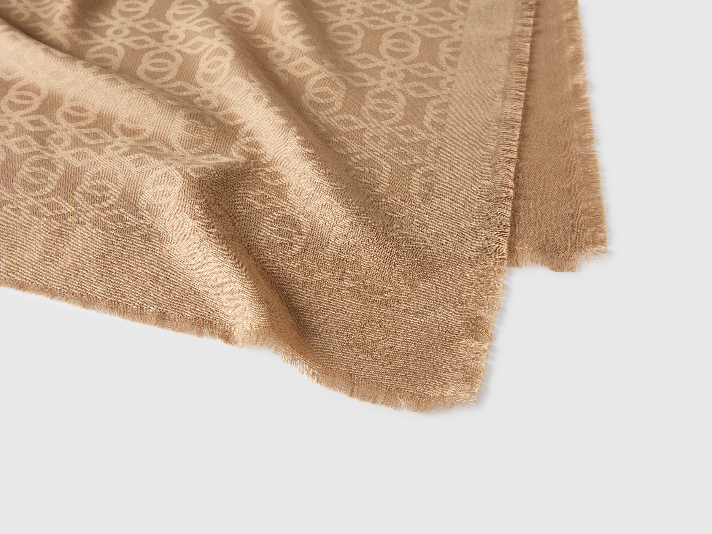 Écharpe jacquard - ucb_image_DS1
