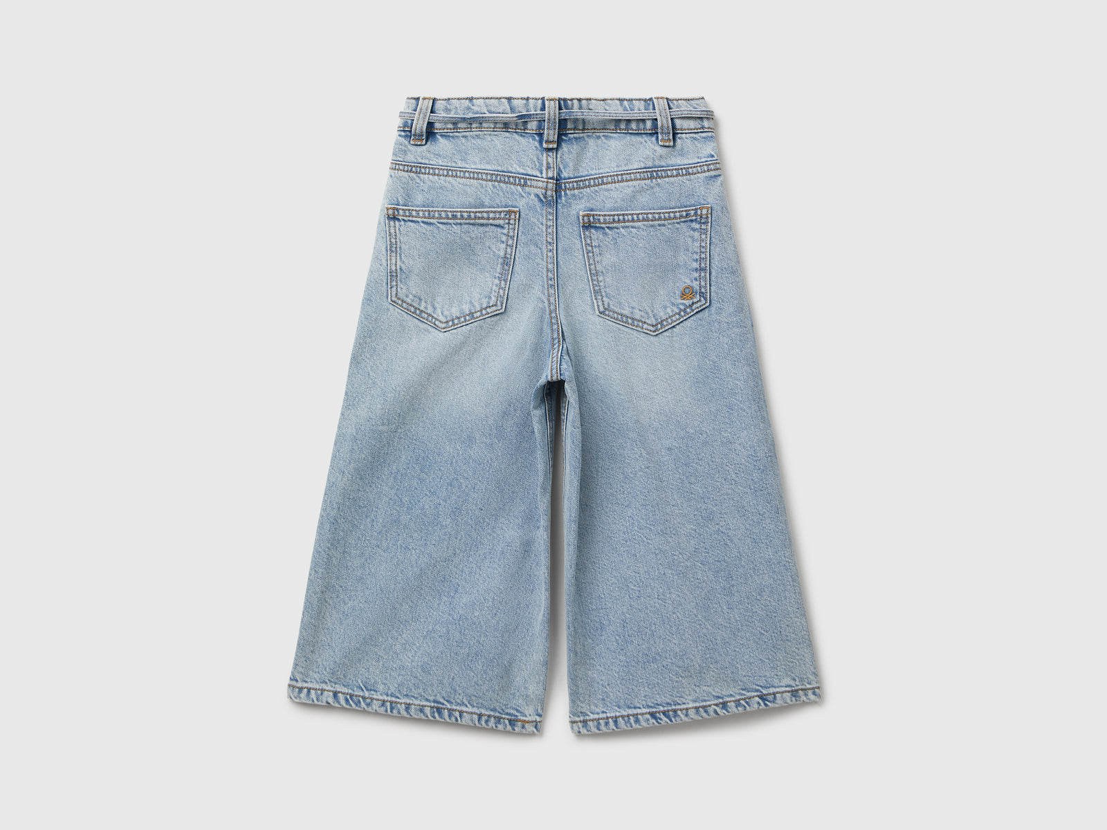 Jeans pelo joelho com cinto - ucb_image_BS