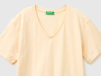 T-shirt decote em V em algodão leve - ucb_image_DS1