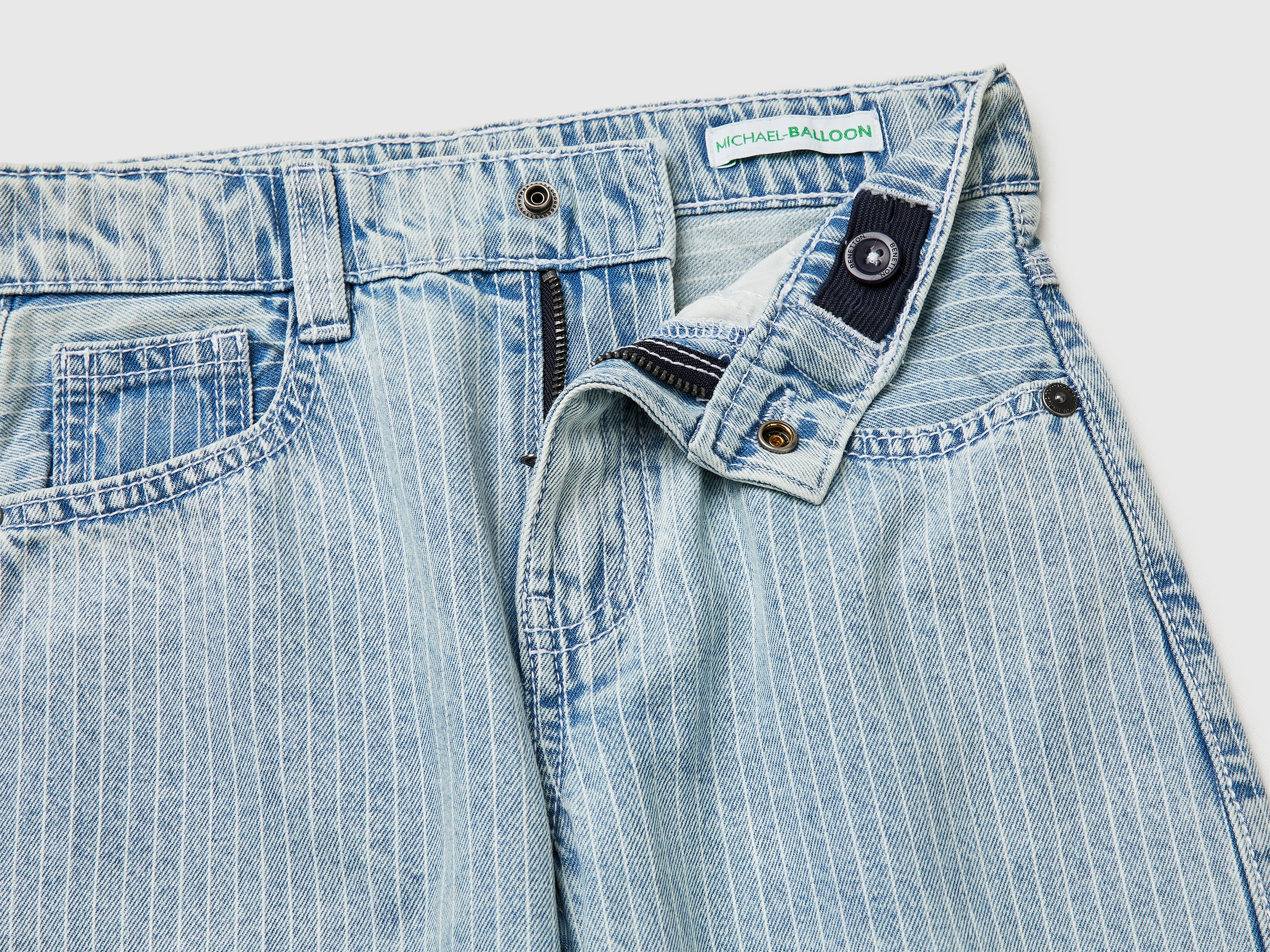 Jeans balloon fit às riscas - ucb_image_DS1