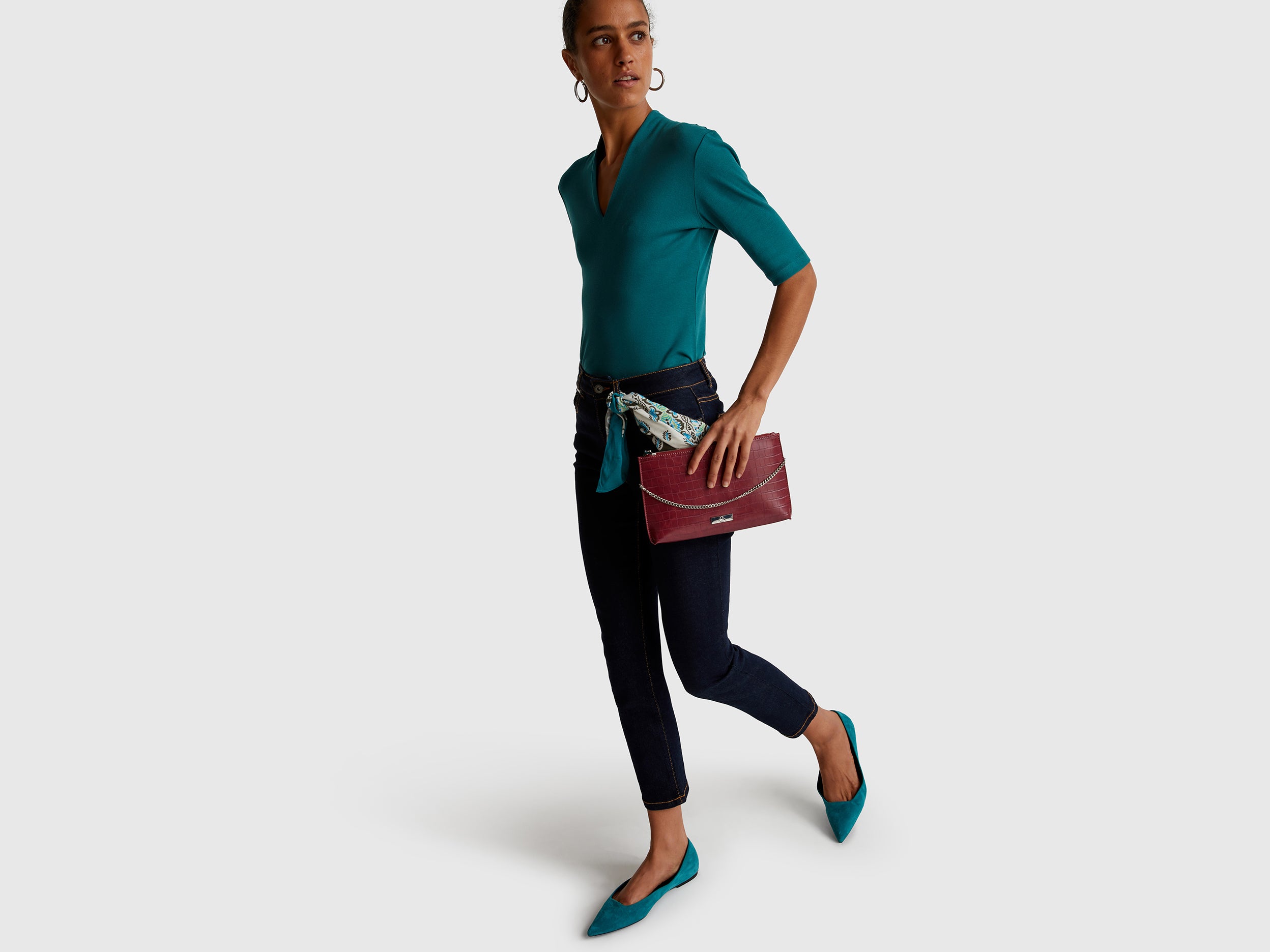 Jeans slim fit de cintura subida - ucb_image_FY