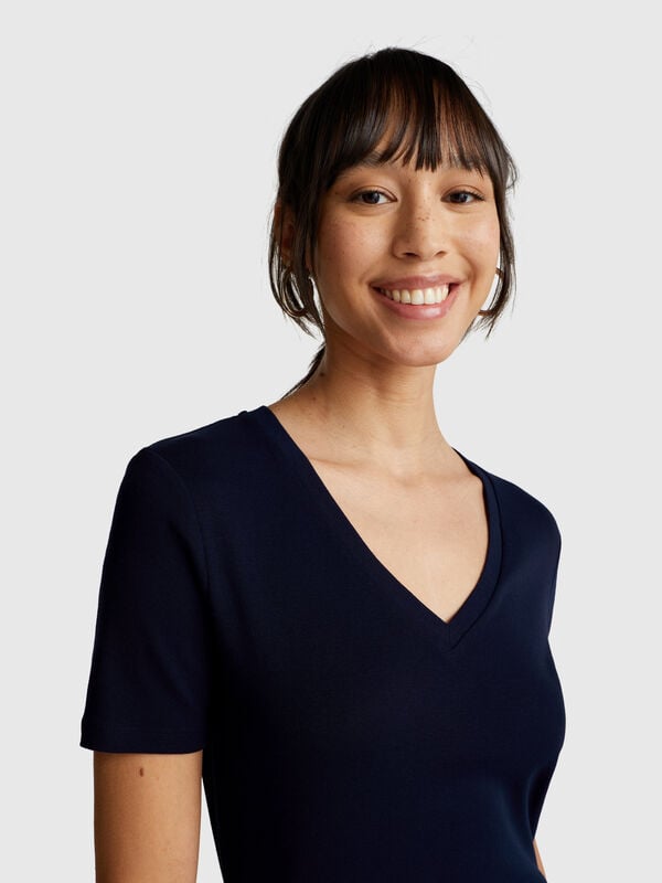 T-Shirt aus reiner Baumwolle mit V-Ausschnitt Damen