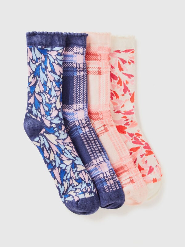 Vier Paar gemusterte Socken Jungen