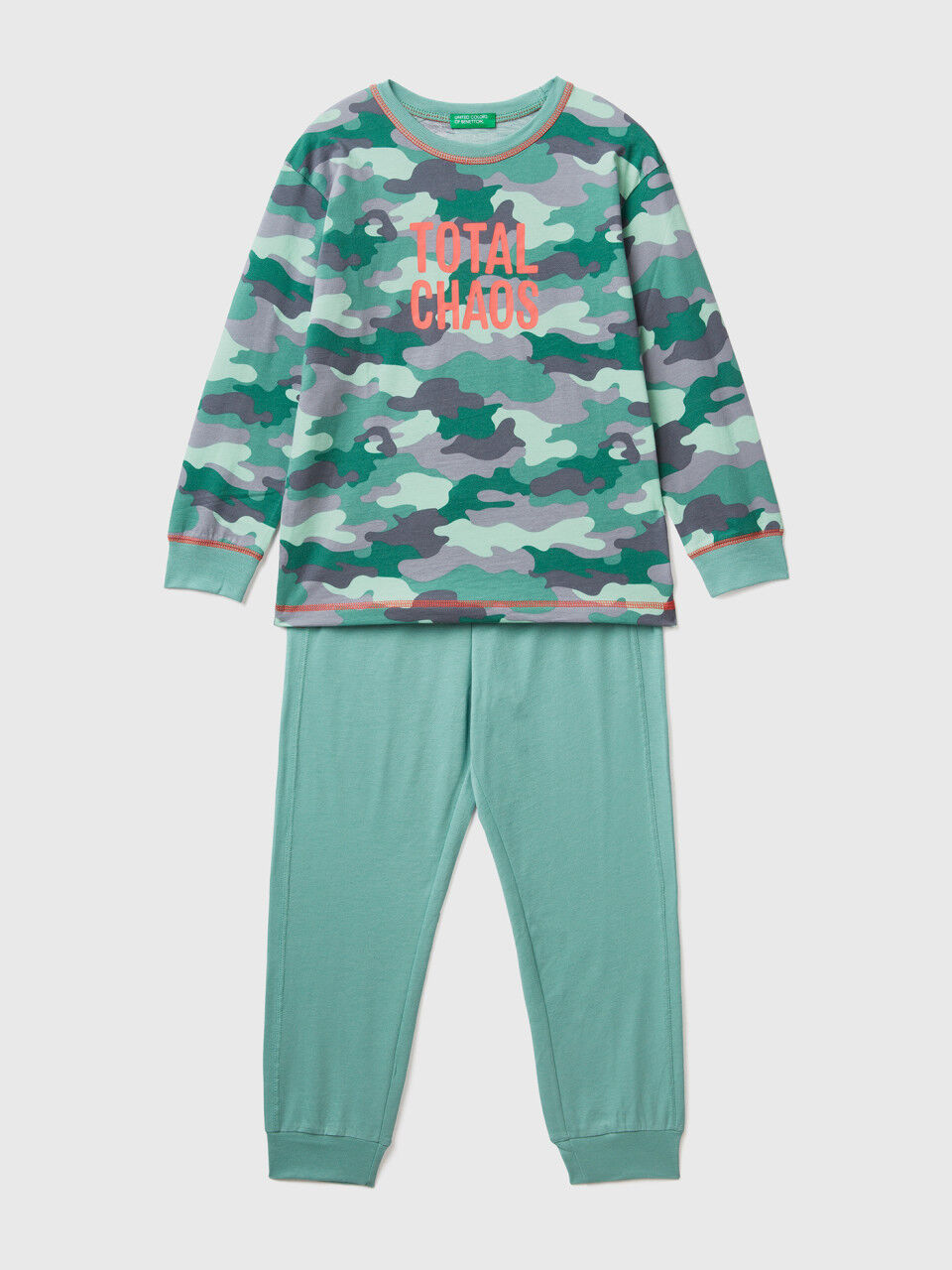 Pyjama mit Blitz-Print