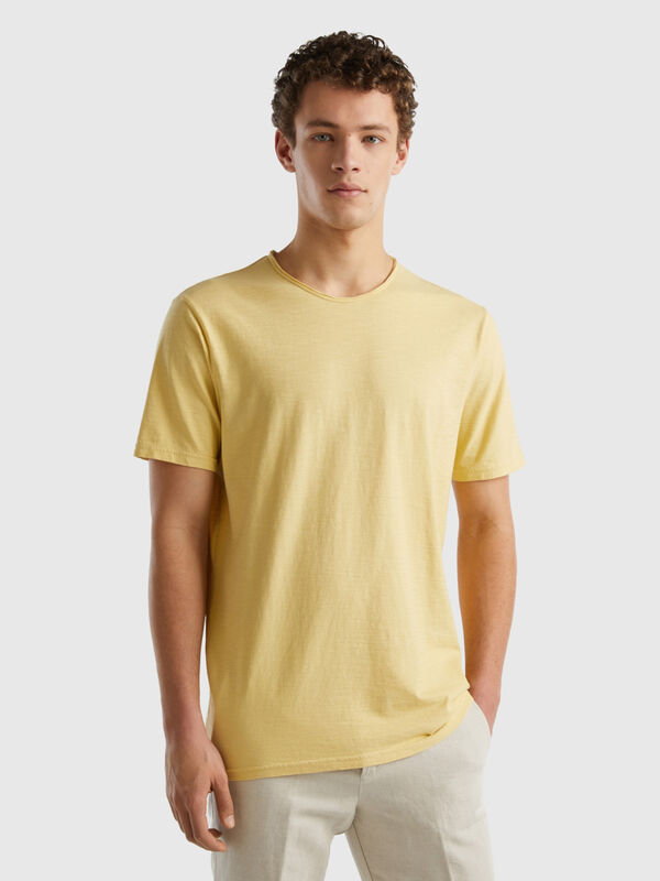 T-Shirt in Pastellgelb aus geflammter Baumwolle Herren