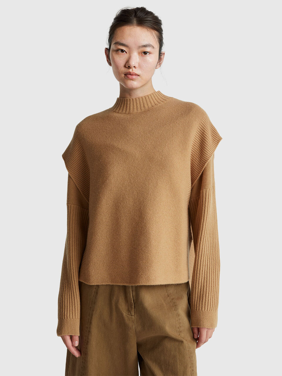 SLEEVELESS SWEATER Damen image number null