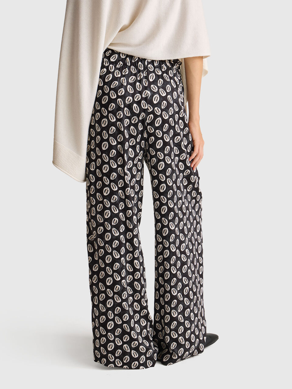 TROUSERS Damen image number null