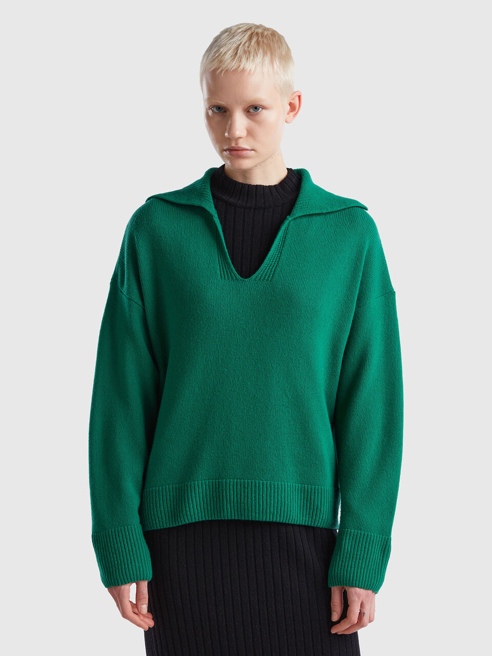 Boxy-Fit-Pullover mit Polokragen - Grün | Benetton