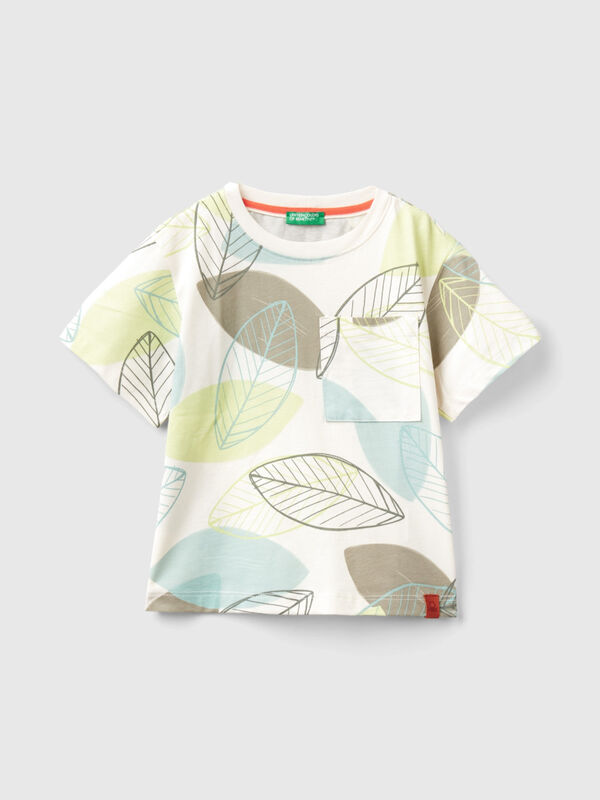 T-Shirt mit Blätterdruck Jungen