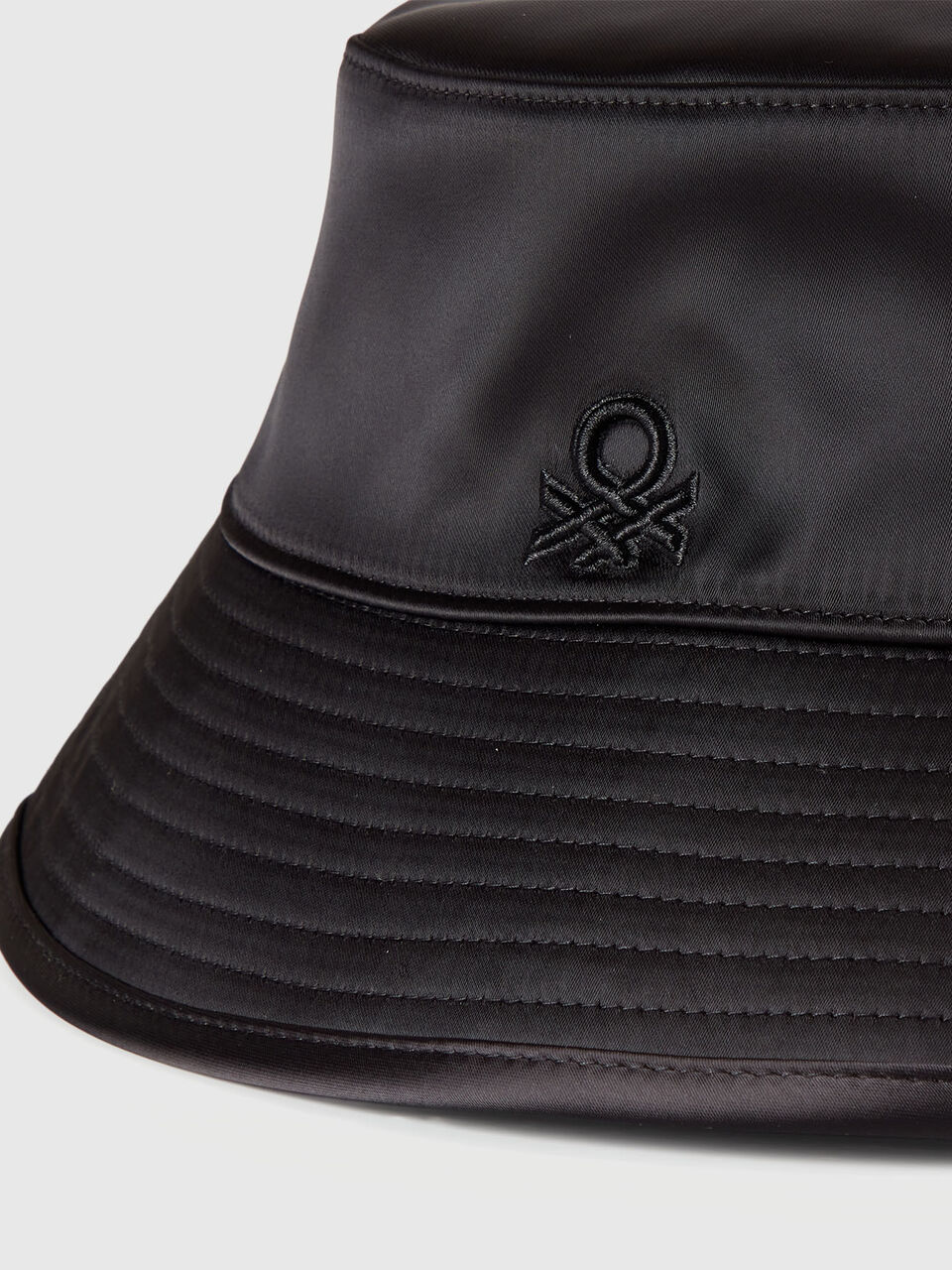 HAT Damen image number null