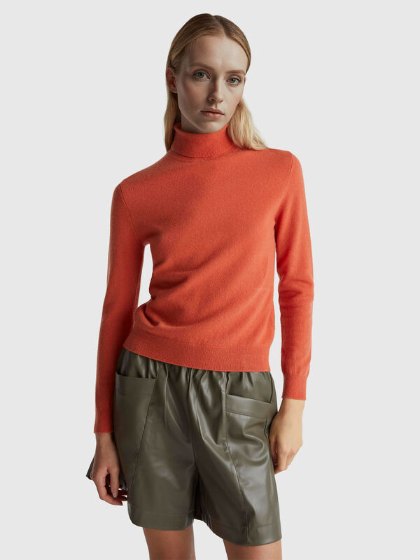 Orangefarbener Rollkragenpullover aus reiner Merinowolle Damen