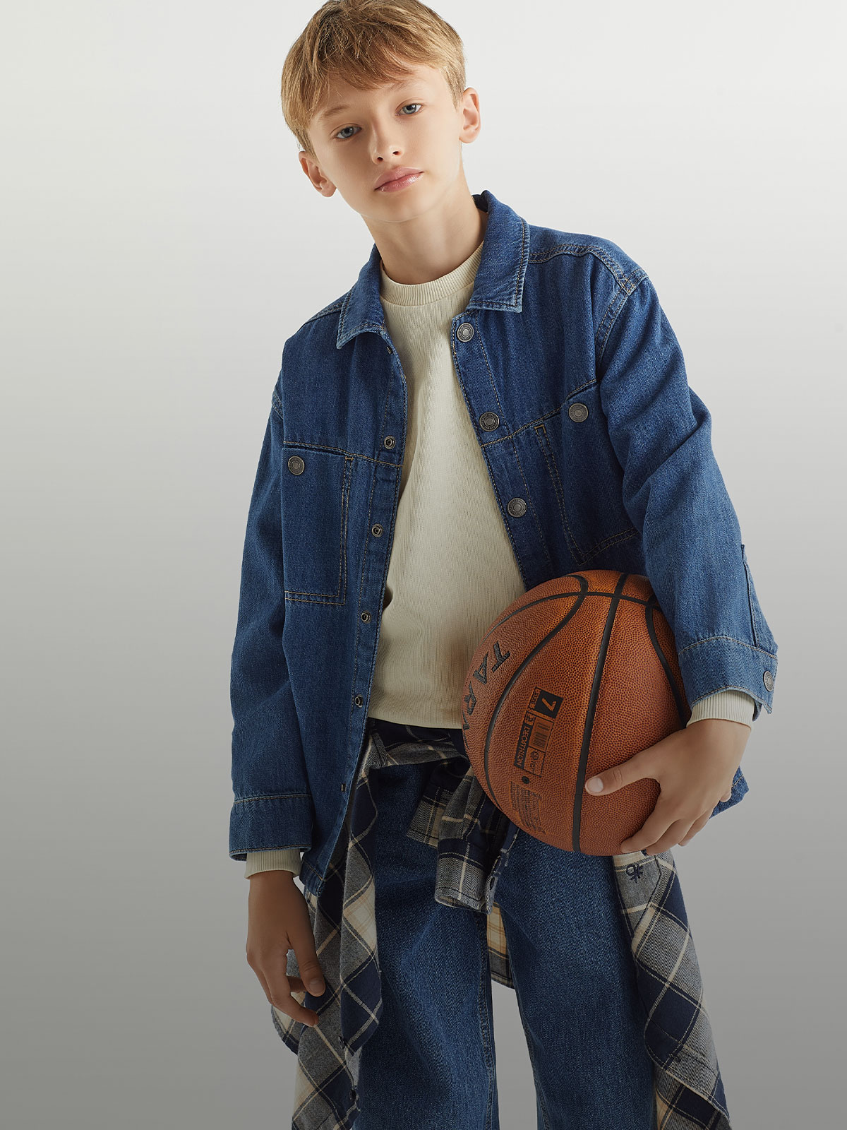 jungen <span class="text-l playful">(6 - 14 jahre)</span> benetton